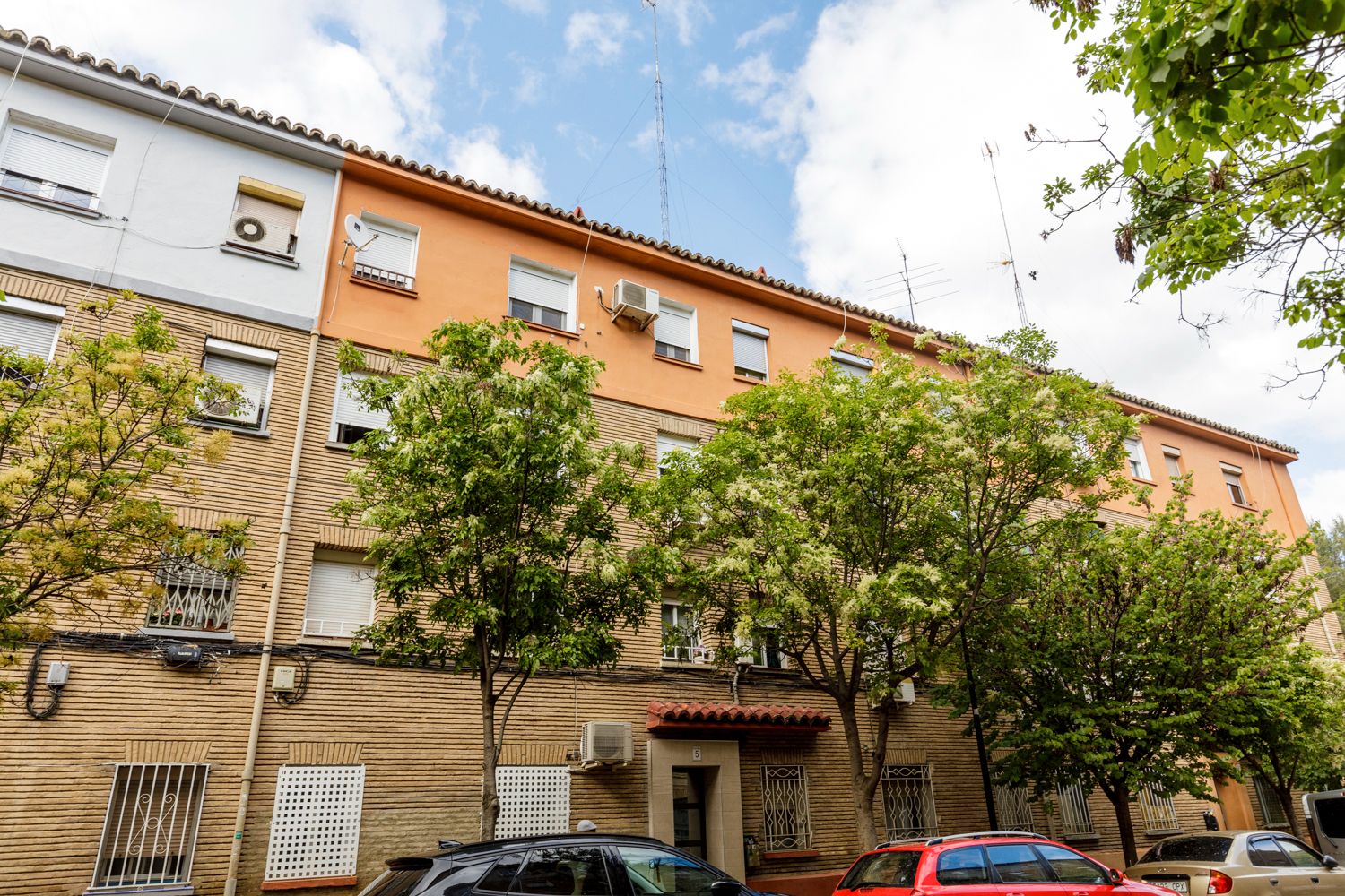 Exterior view of Flat for sale in  Zaragoza Capital  with Furnished, Washing machine and Microwave