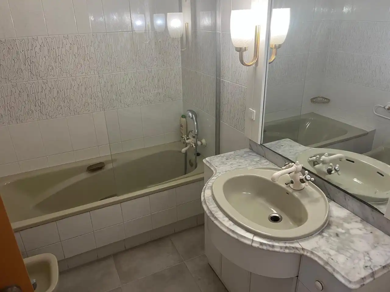 Baño de Piso en venta en Alicante / Alacant con Aire acondicionado