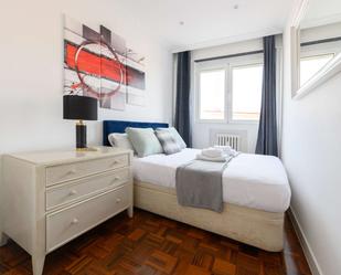 Bedroom of Study to share in  Madrid Capital  with Air Conditioner, Heating and Terrace