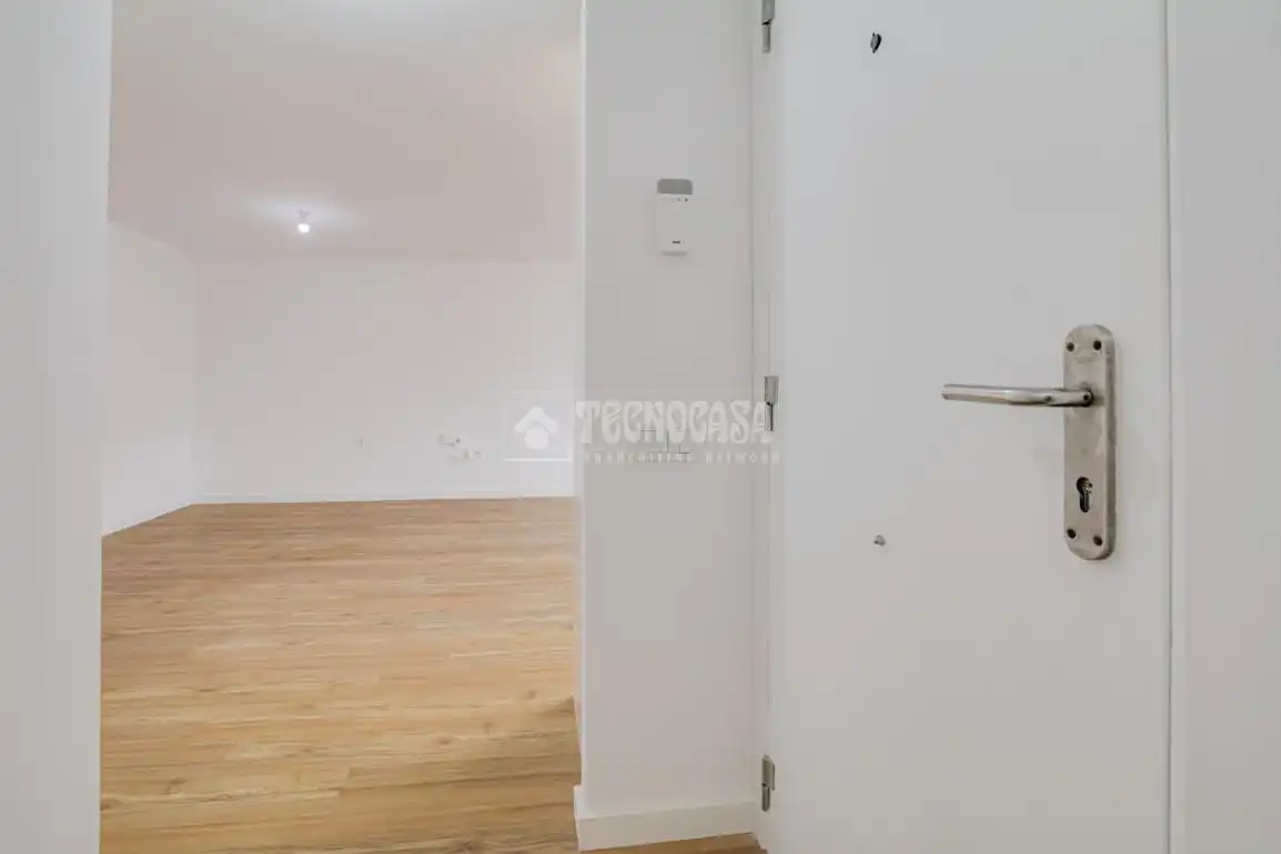Piso en venta en Terrassa con Balcón