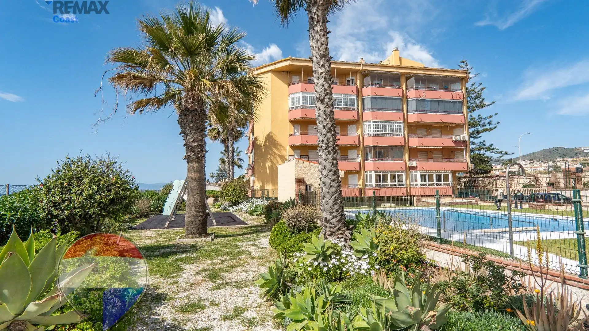 Vista exterior de Piso en venta en Rincón de la Victoria con Jardín privado, Terraza y Piscina comunitaria