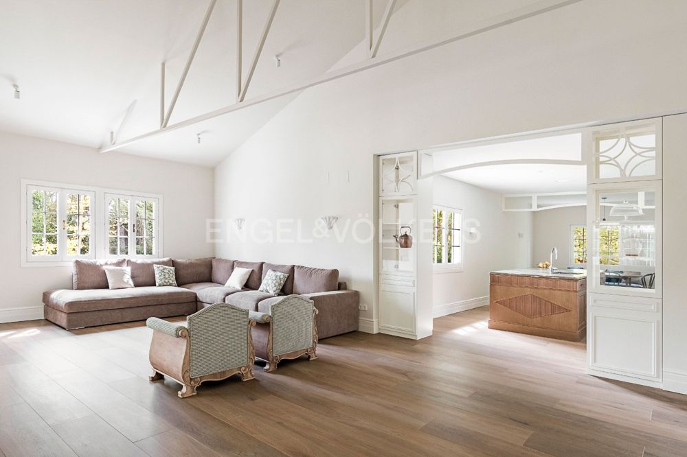 Sala d'estar de Casa o xalet en venda en Boadilla del Monte amb Aire condicionat, Calefacció i Jardí privat