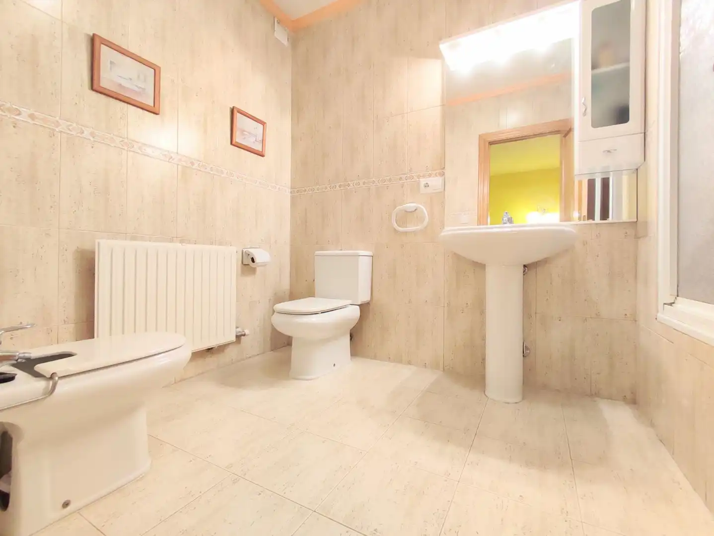 Baño de Casa adosada en venta en Aoiz / Agoitz con Aire acondicionado, Calefacción y Terraza