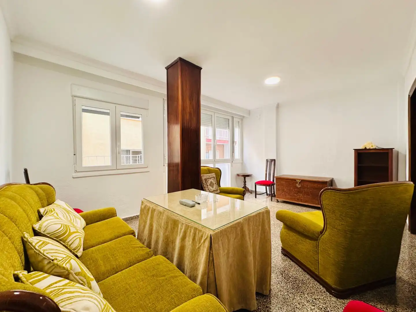 Sala d'estar de Pis de lloguer en Granada amb Moblat