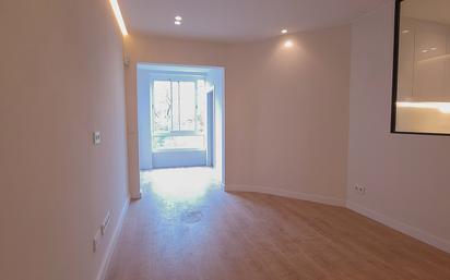 Flat for sale in  Barcelona Capital  with Heating