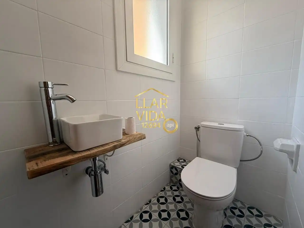 Badezimmer von Wohnung zum Verkauf in Lleida mit Heizung, Parkett und Balkon