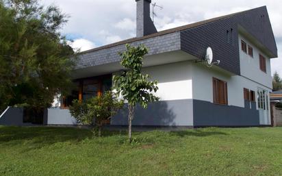 Vista exterior de Casa o xalet en venda en Ponferrada amb Calefacció, Jardí privat i Parquet