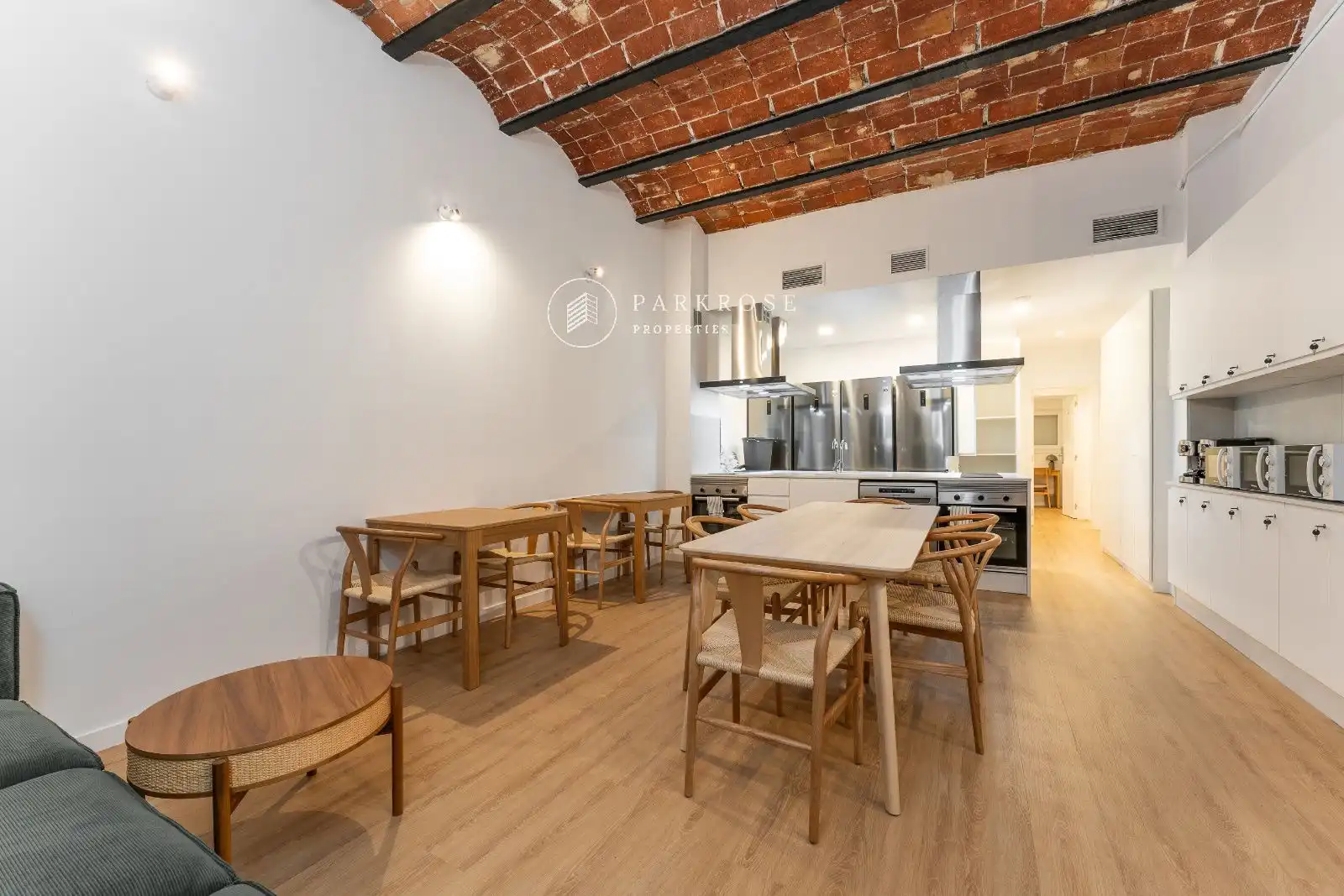Flat for share in Barcelona  with Air Conditioner, Parquet flooring and Furnished