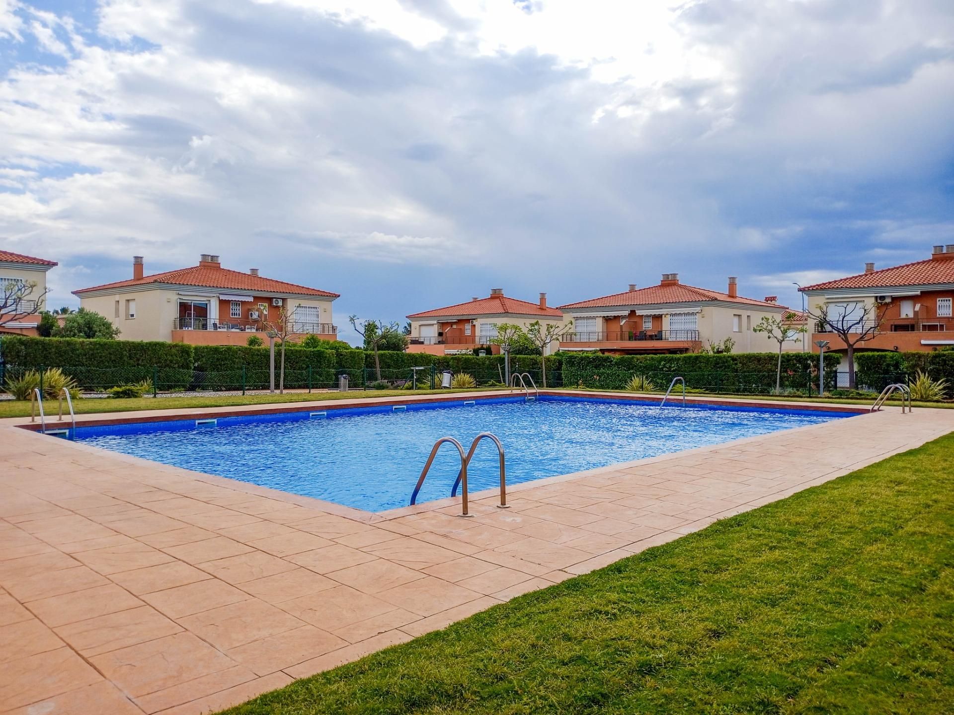 Swimming pool of Planta baja for sale in Mont-roig del Camp  with Air Conditioner, Heating and Terrace