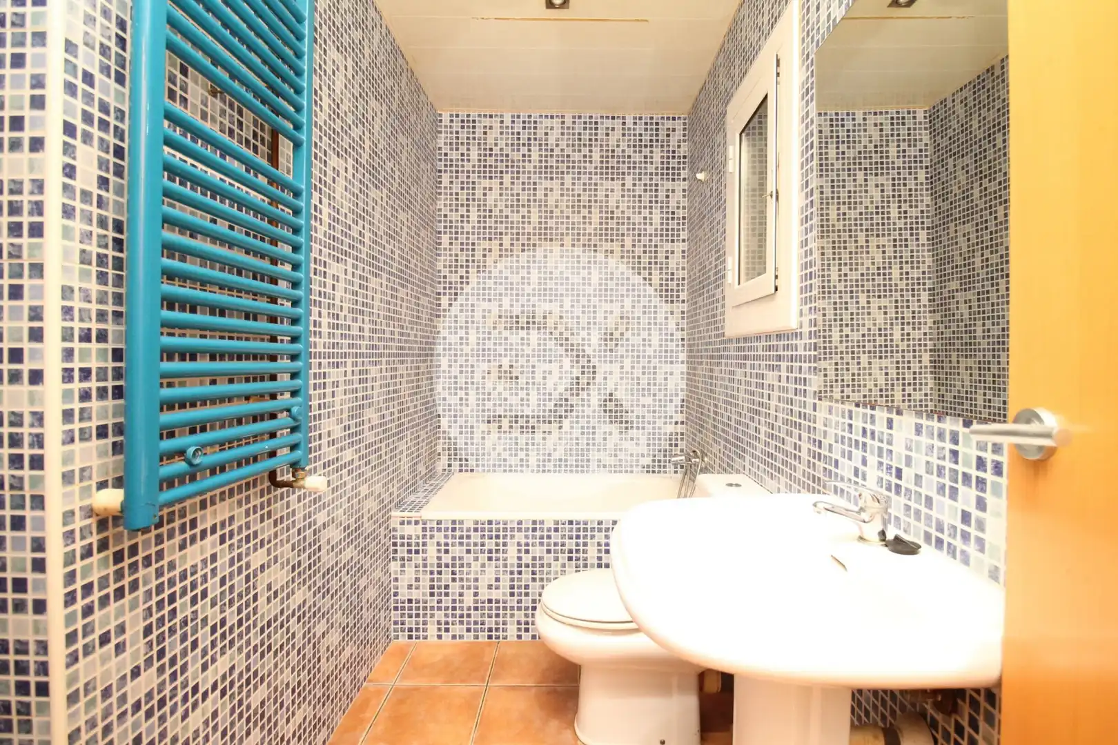 Baño de Piso en venta en Viladecans con Calefacción, Parquet y Trastero