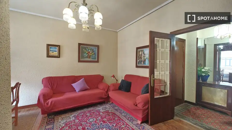 Living room of Flat for rent in Bilbao   with Air Conditioner, Heating and Furnished