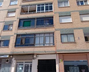 Vista exterior de Pis en venda en Socuéllamos amb Terrassa