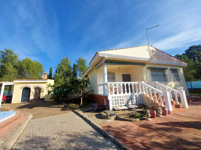 Casa-chalet en Venta en Olocau