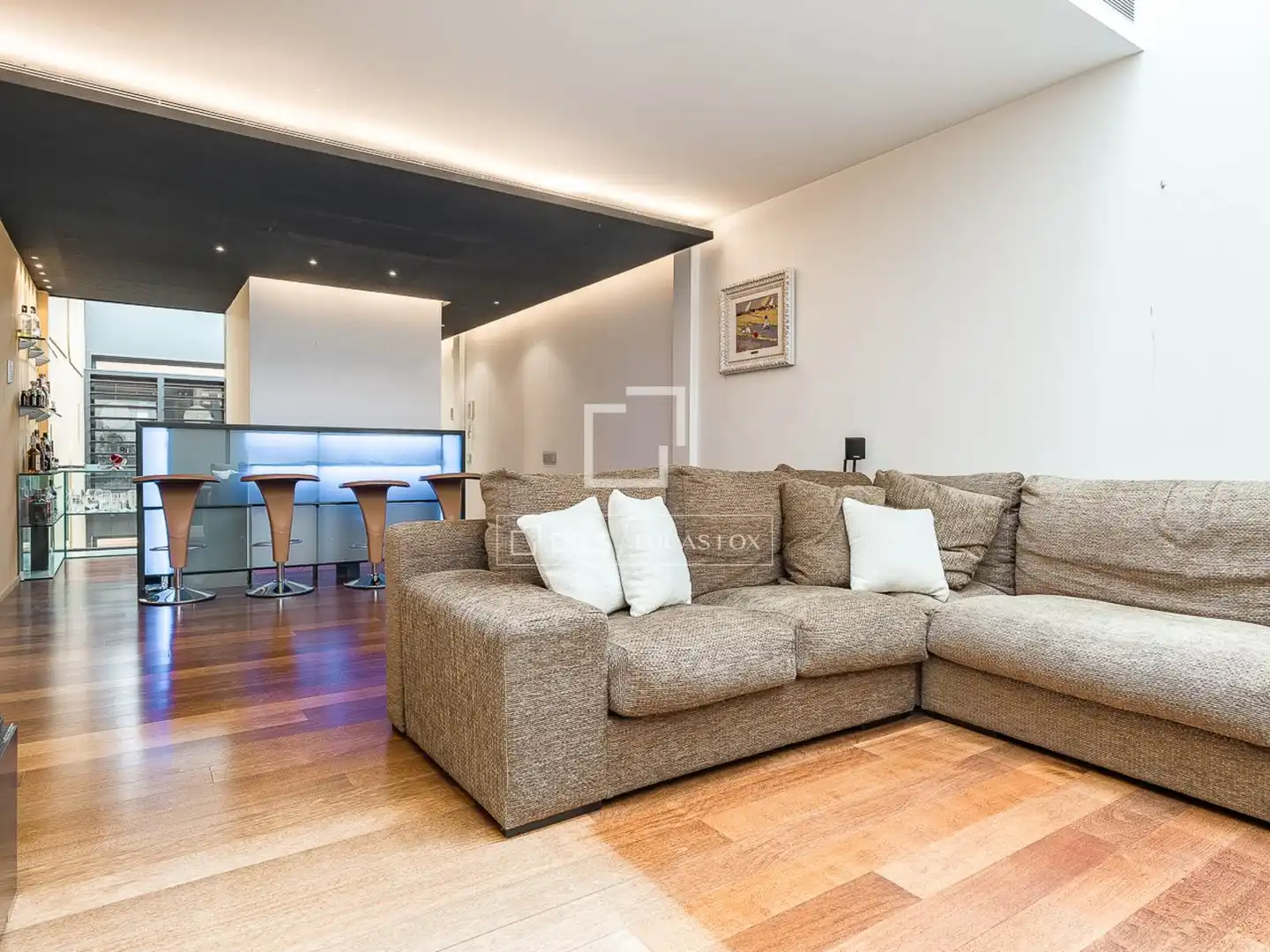 Sala d'estar de Casa o xalet en venda en Barcelona amb Aire condicionat, Calefacció i Terrassa