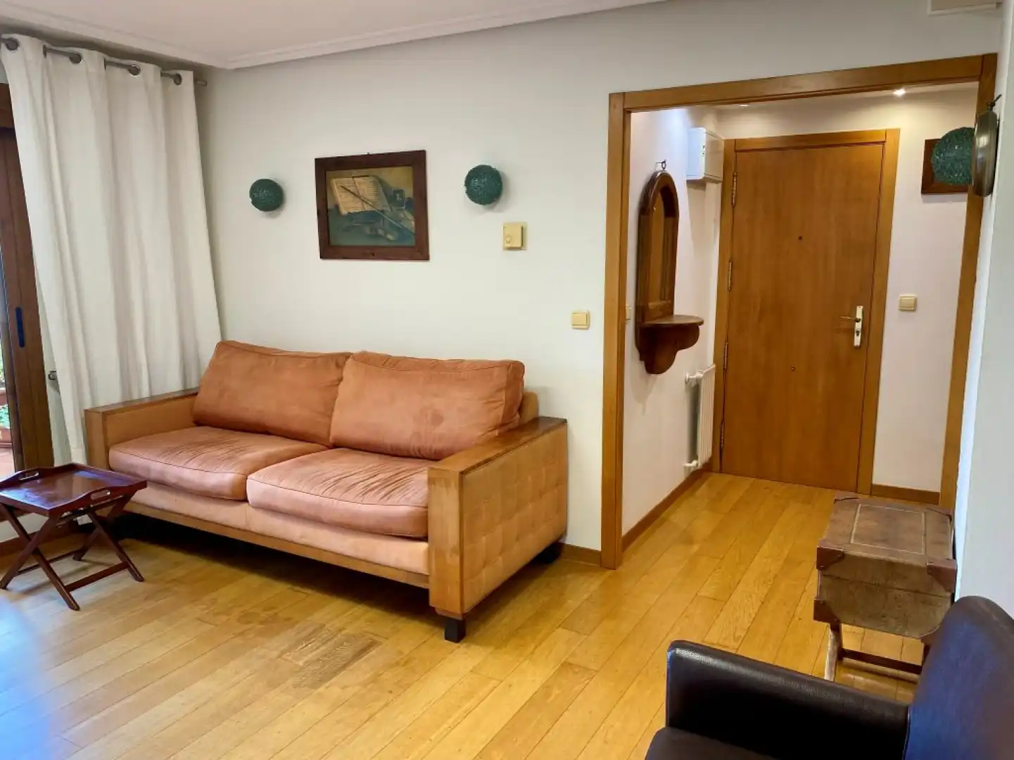 Sala de estar de Ático en venta en Avilés con Calefacción, Parquet y Terraza