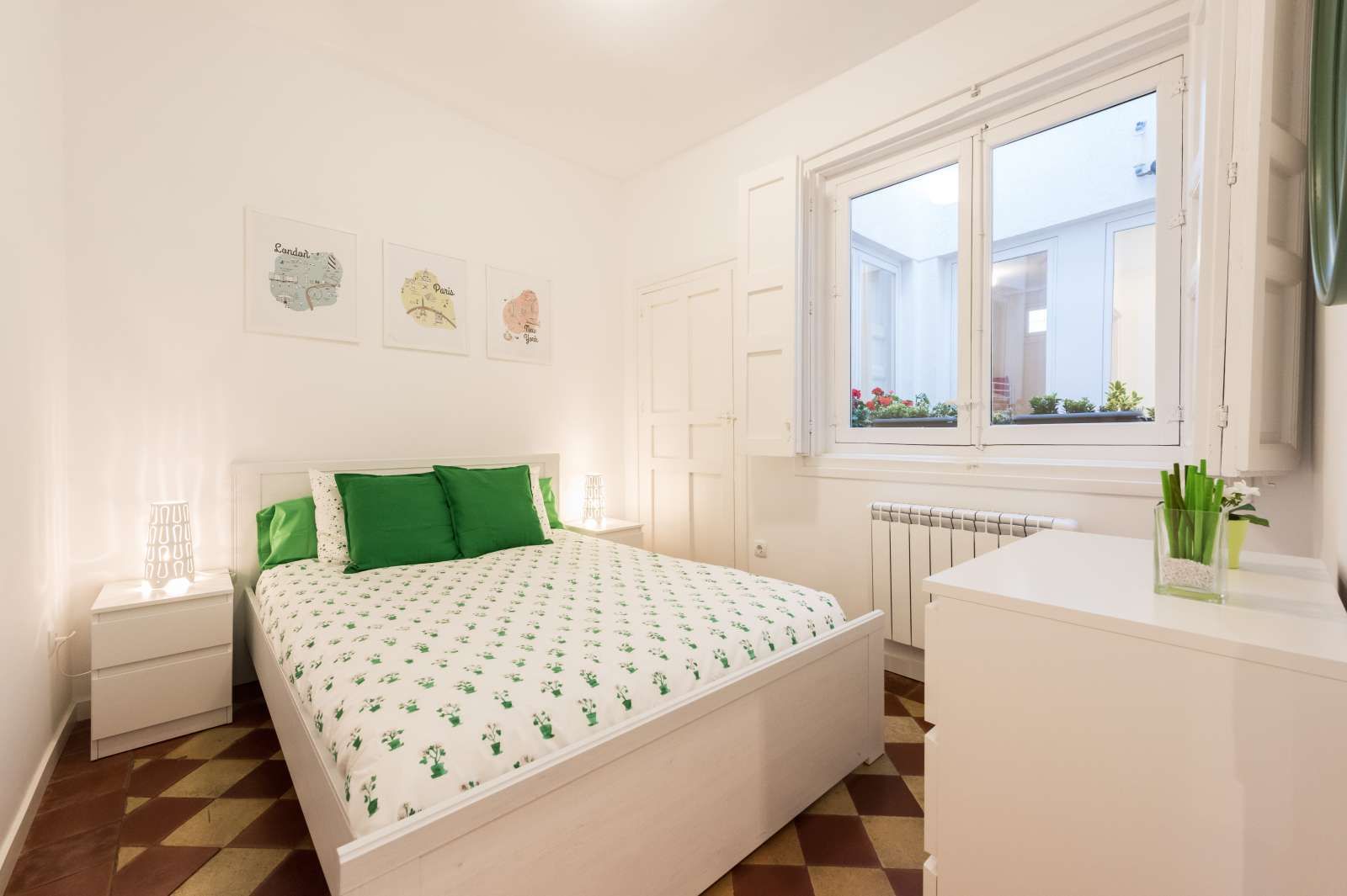 Dormitori de Apartament per a compartir en  Madrid Capital amb Aire condicionat, Calefacció i Terrassa