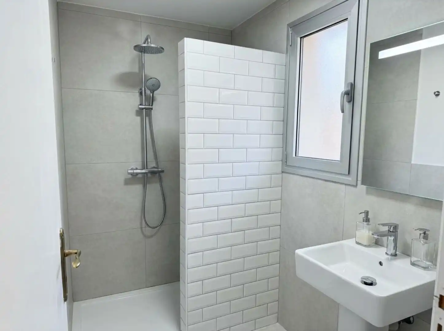 Baño de Estudio en venta en Barcelona con Alarma