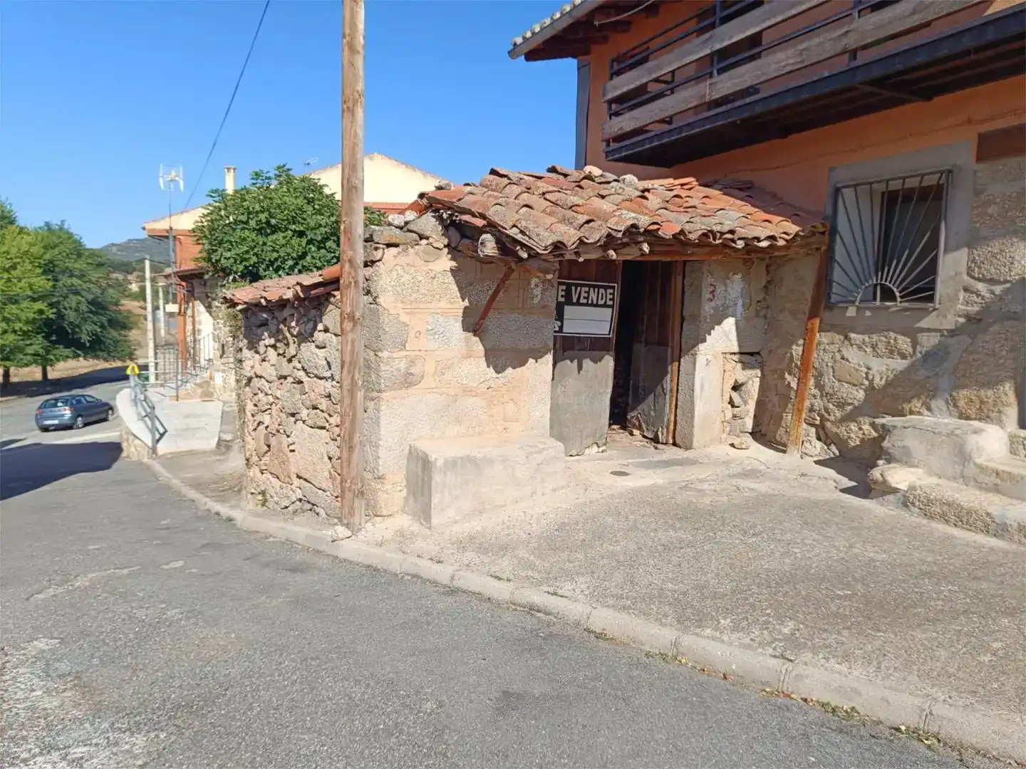 Vista exterior de Planta baixa en venda en Becedillas amb Jardí privat i Traster