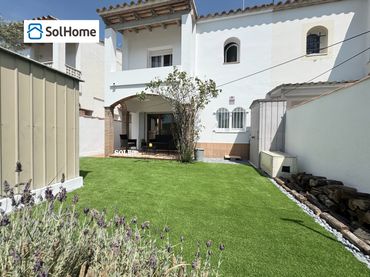 Adosado con jardín en venta en Carrer del Milà