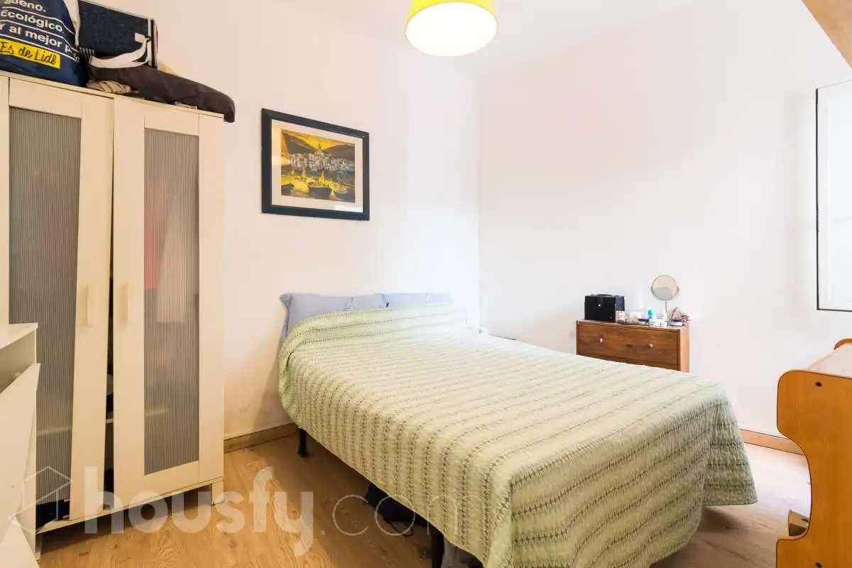 Schlafzimmer von Erdgeschoss zum Verkauf in Barcelona mit Heizung, Parkett und Terrasse