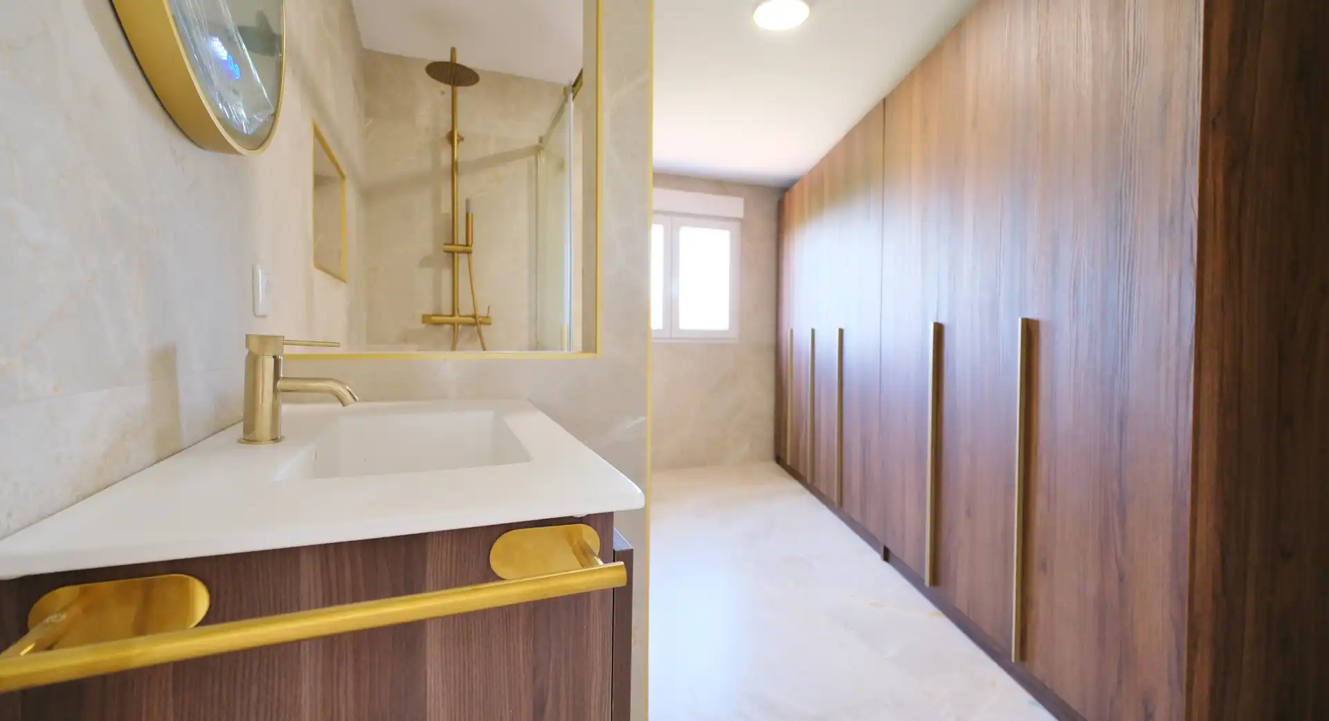 Baño de Casa o chalet de alquiler en Sagunto / Sagunt con Aire acondicionado, Calefacción y Jardín privado