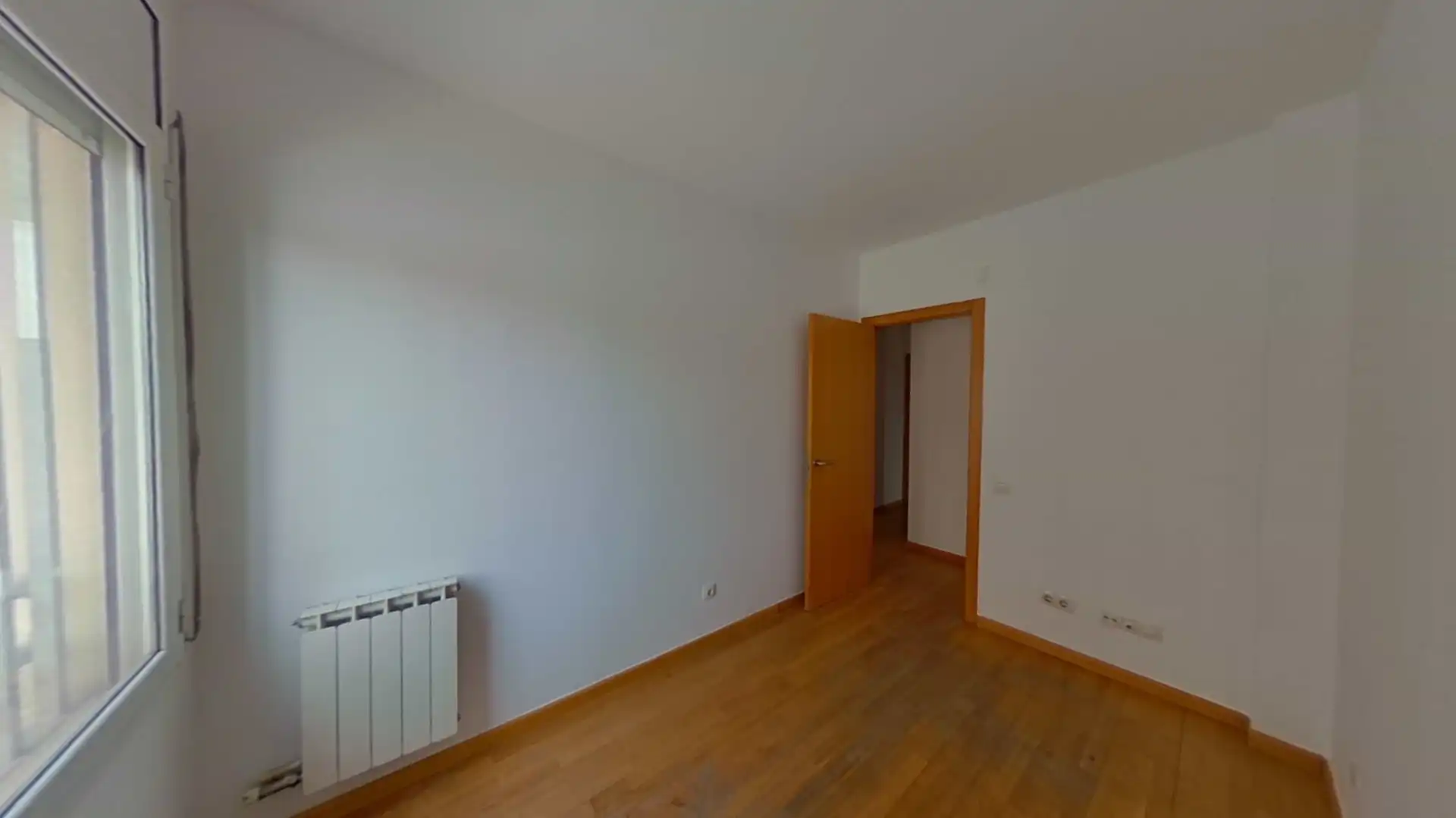 Bedroom of Flat for sale in Sabadell