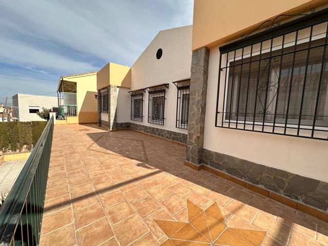 Casa-chalet en Venta en La Zubia Ciudad