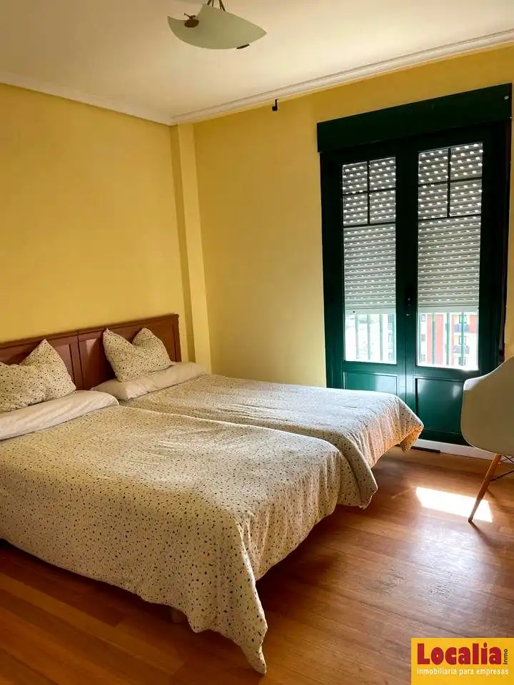 Habitación de Piso en venta en Santander con Calefacción, Trastero y Amueblado