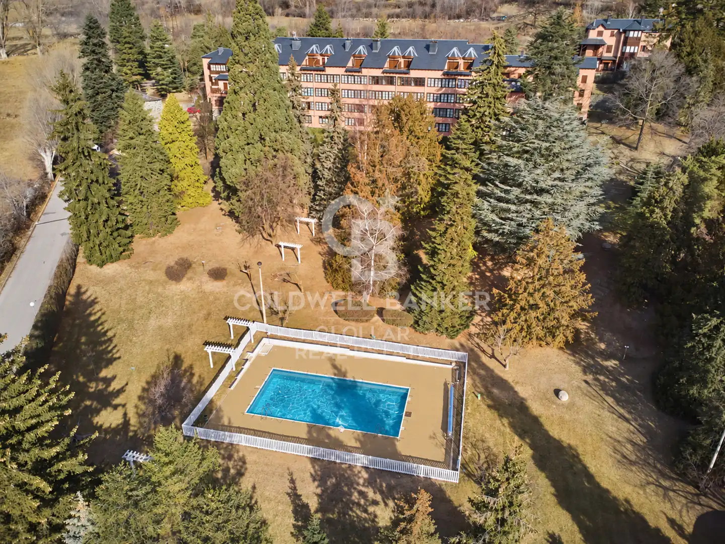 Piscina de Apartament en venda en Enveitg amb Calefacció, Parquet i Traster