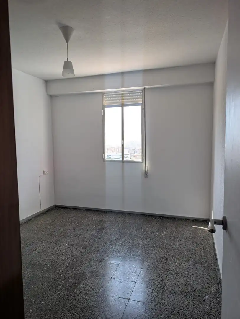 Schlafzimmer von Wohnung zur Miete in Alicante / Alacant mit Möbliert