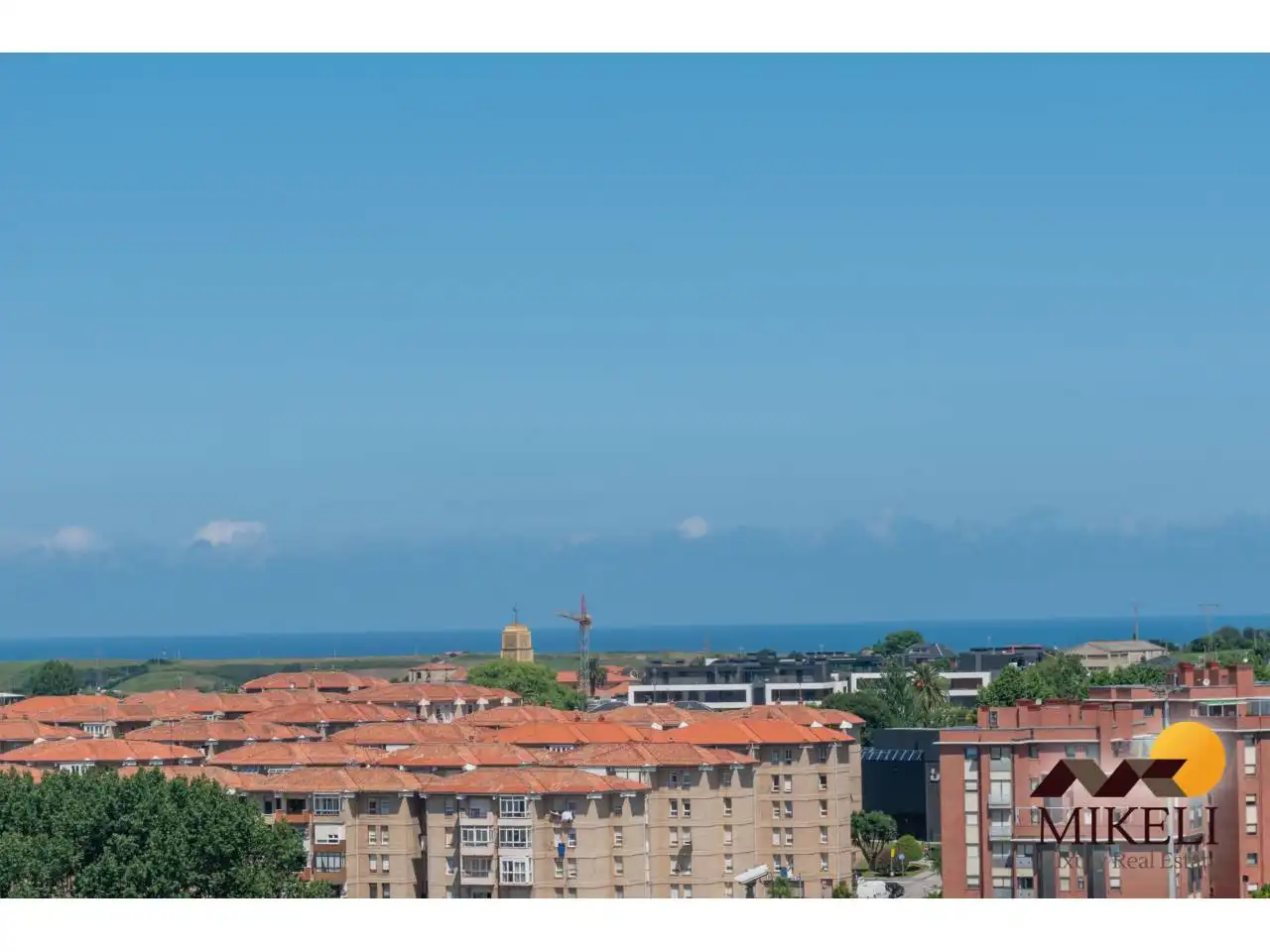 Vista exterior de Pis de lloguer en Santander amb Calefacció, Parquet i Terrassa