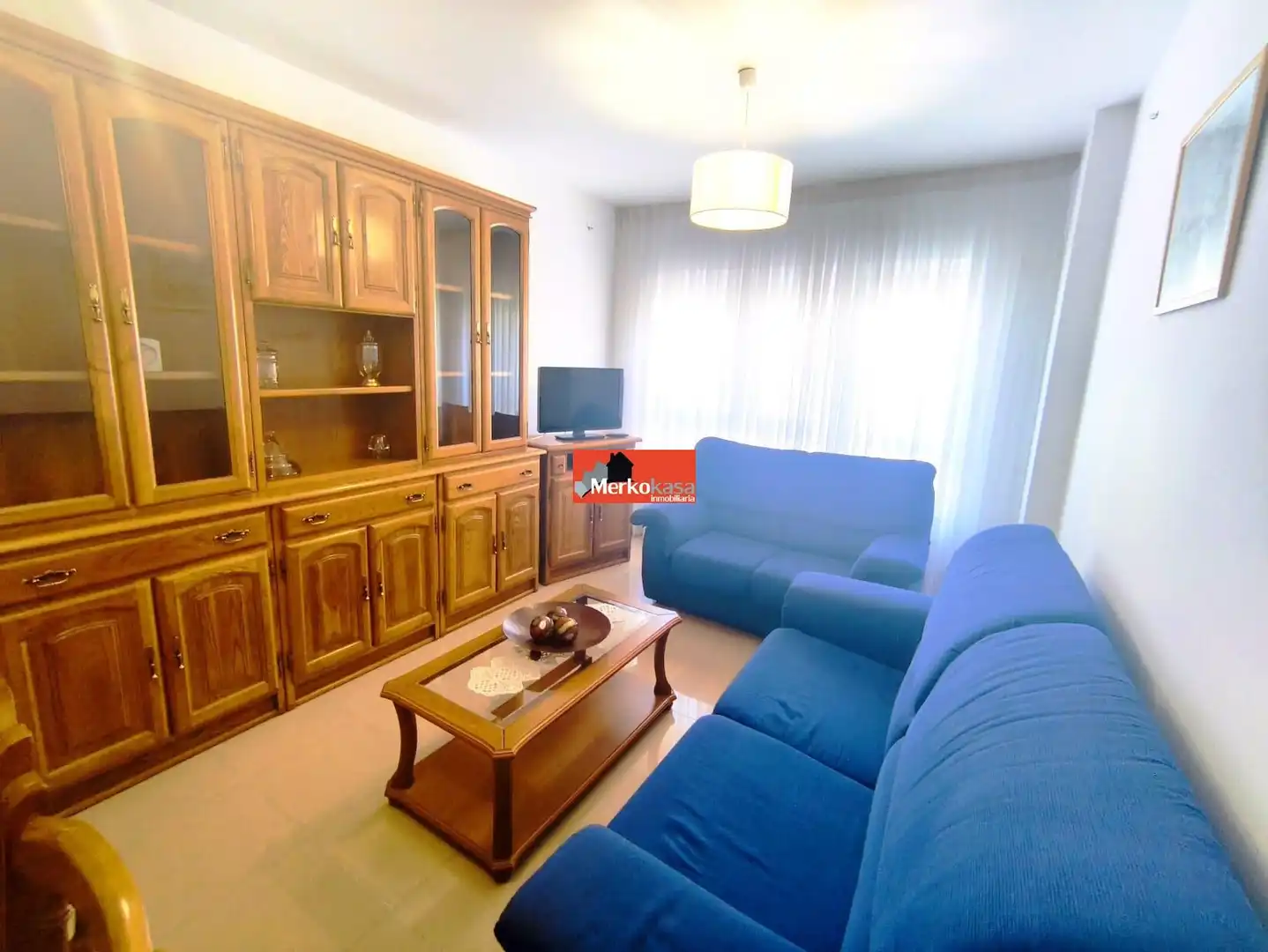 Sala d'estar de Apartament de lloguer en Lugo amb Calefacció i Moblat