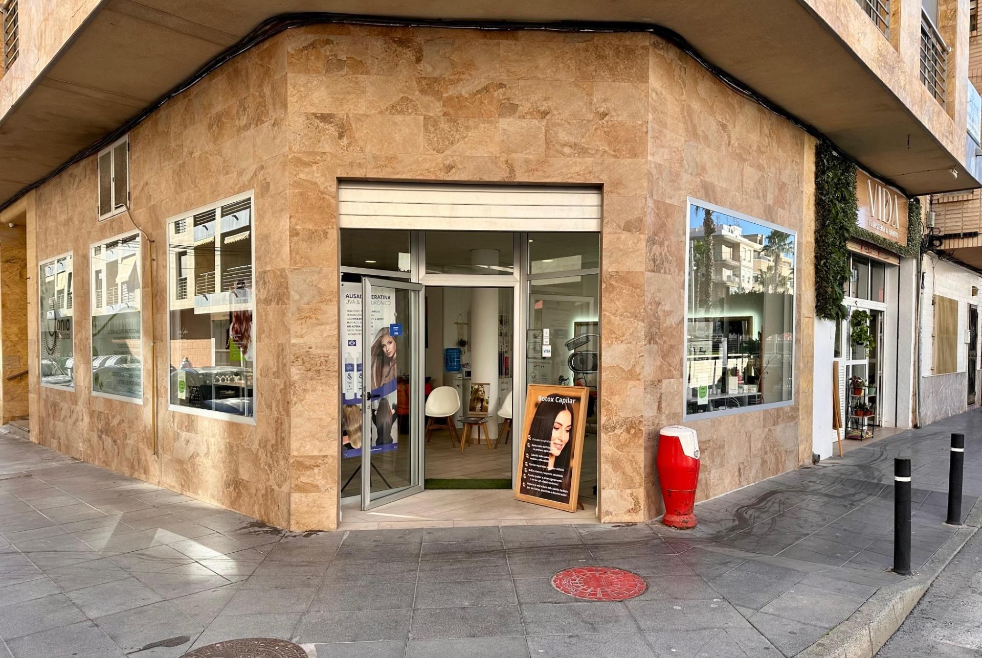 Local de lloguer en Torrevieja amb Aire condicionat i Moblat