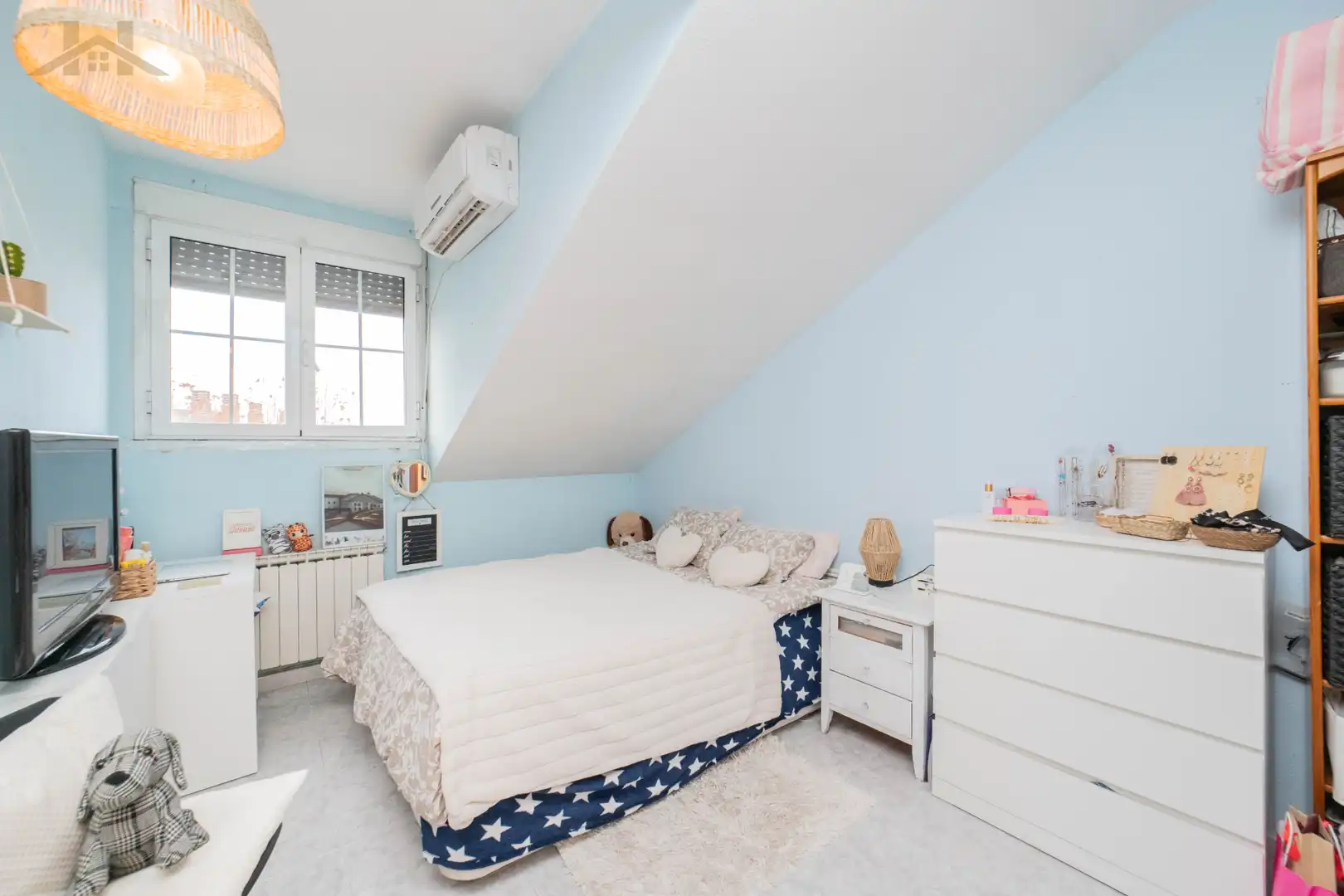 Habitación de Dúplex en venta en Sevilla la Nueva con Amueblado, Horno y Lavadora