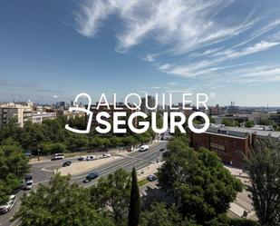 Exterior view of Flat to rent in  Madrid Capital  with Air Conditioner, Heating and Furnished