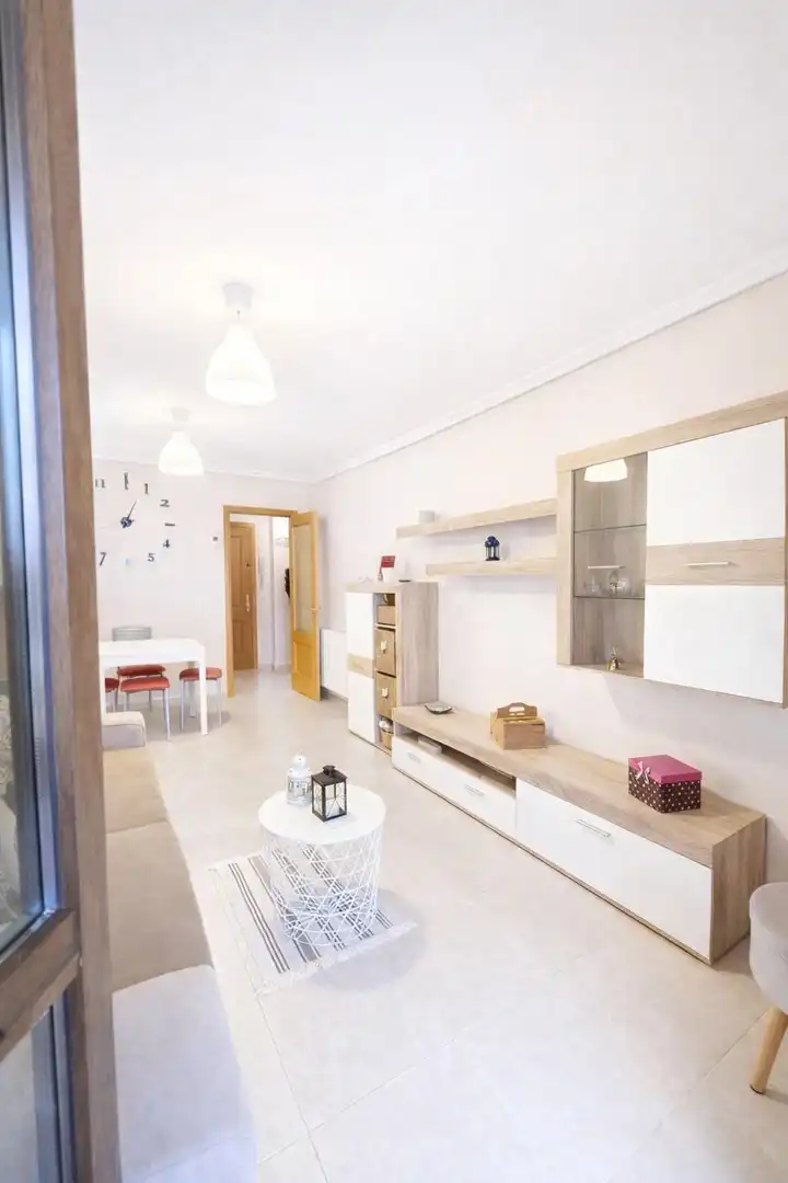 Sala d'estar de Pis en venda en Meruelo amb Calefacció, Jardí privat i Terrassa