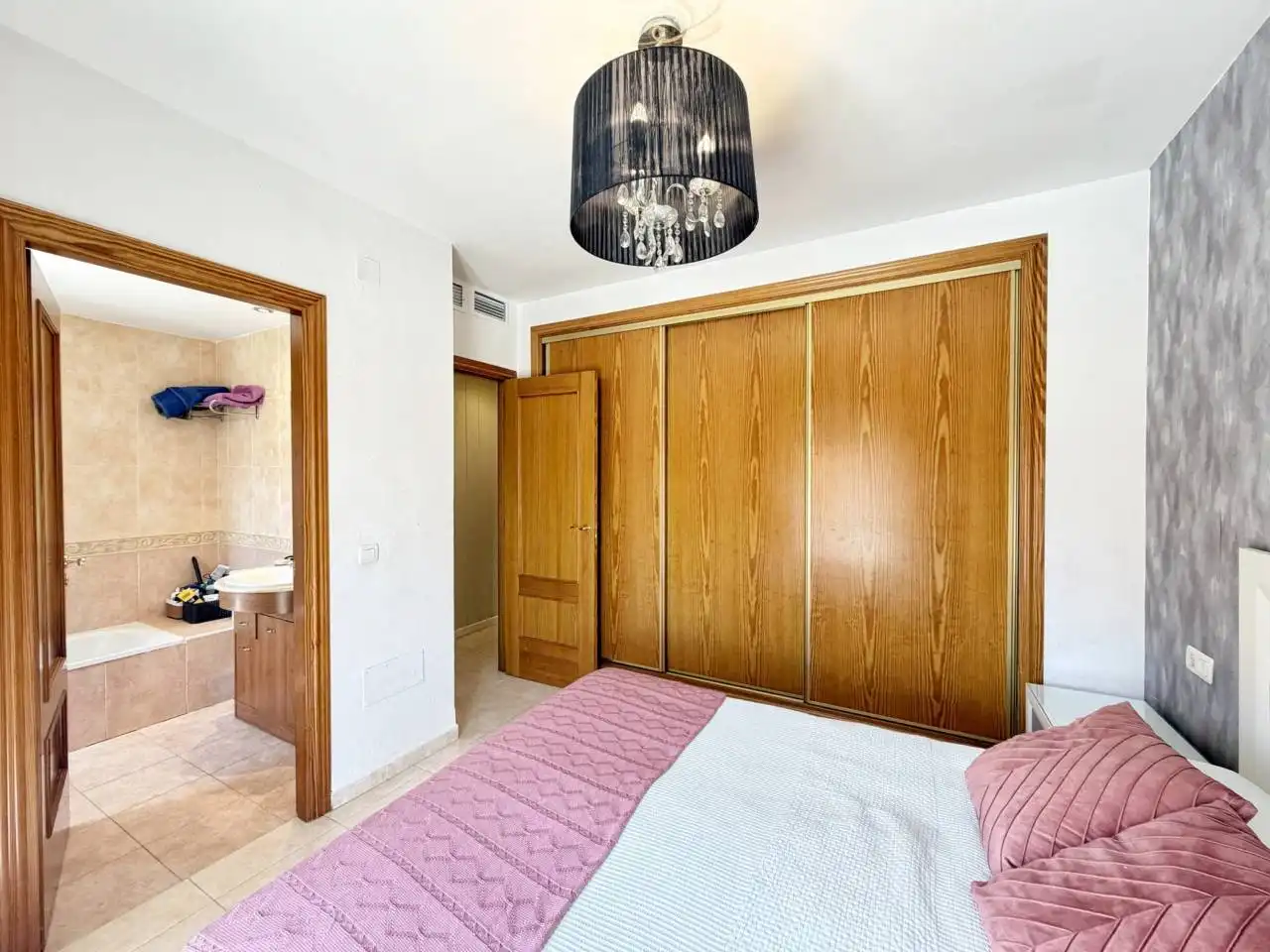 Habitación de Casa adosada en venta en Rincón de la Victoria con Aire acondicionado, Calefacción y Terraza