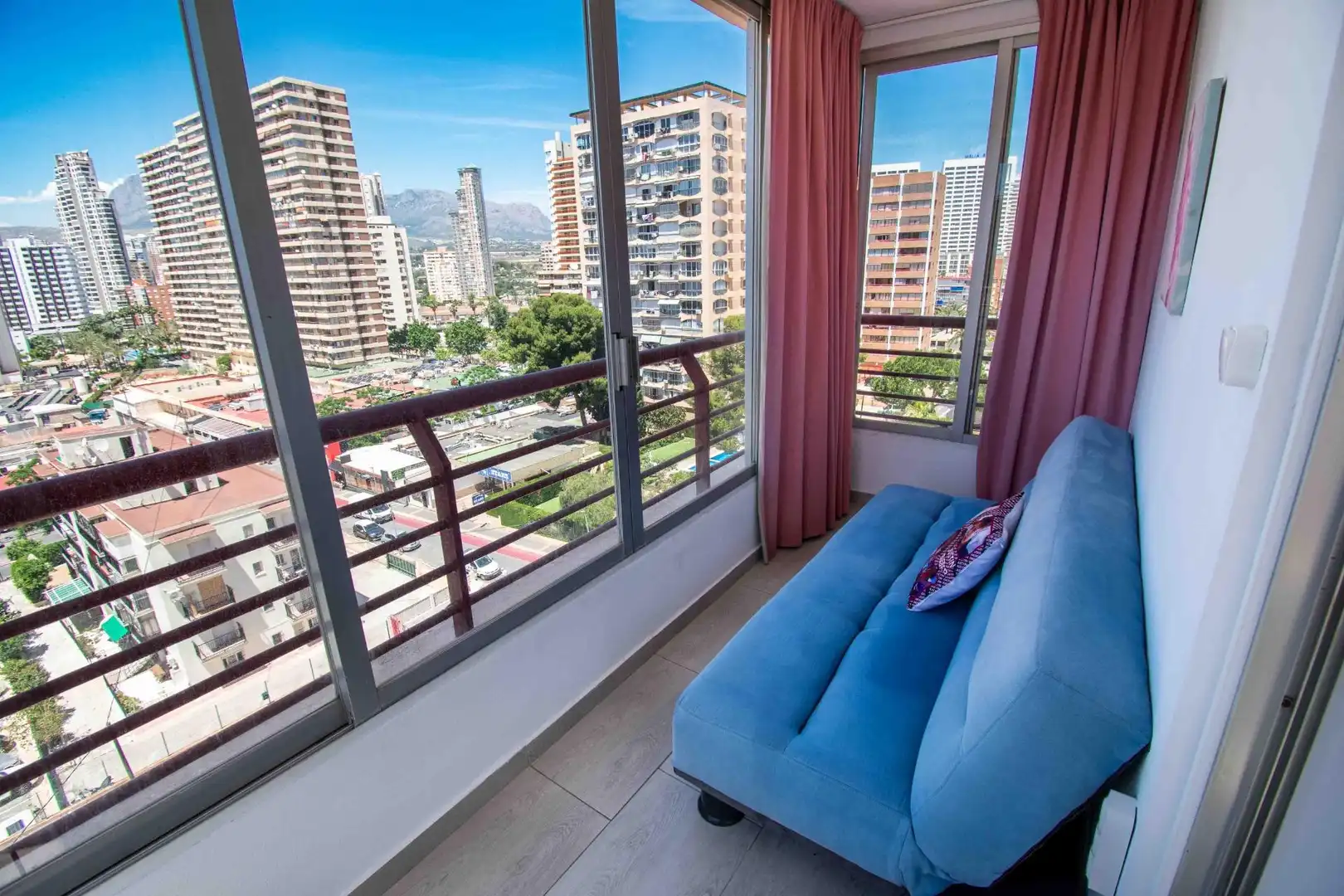 Dormitori de Apartament en venda en Benidorm amb Piscina