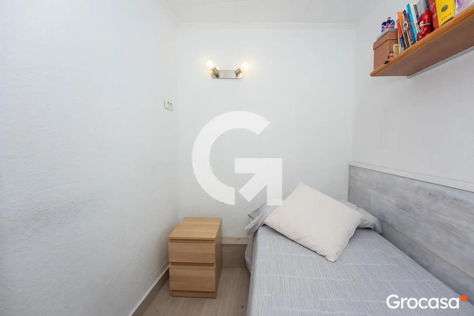 Schlafzimmer von Dachboden zum Verkauf in Cornellà de Llobregat mit Klimaanlage, Heizung und Terrasse