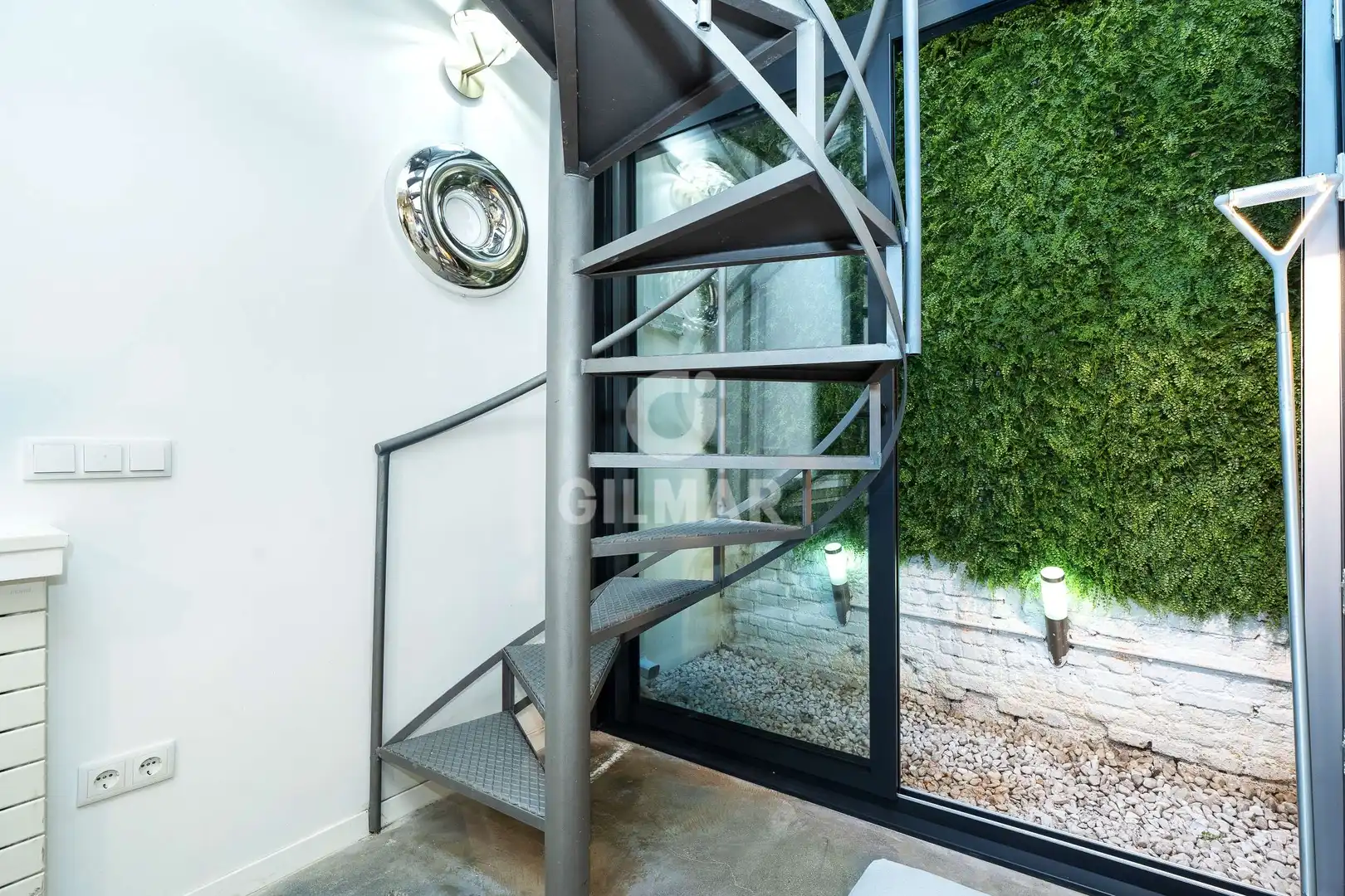 Wohnung zum Verkauf in Madrid mit Heizung und Privatgarten