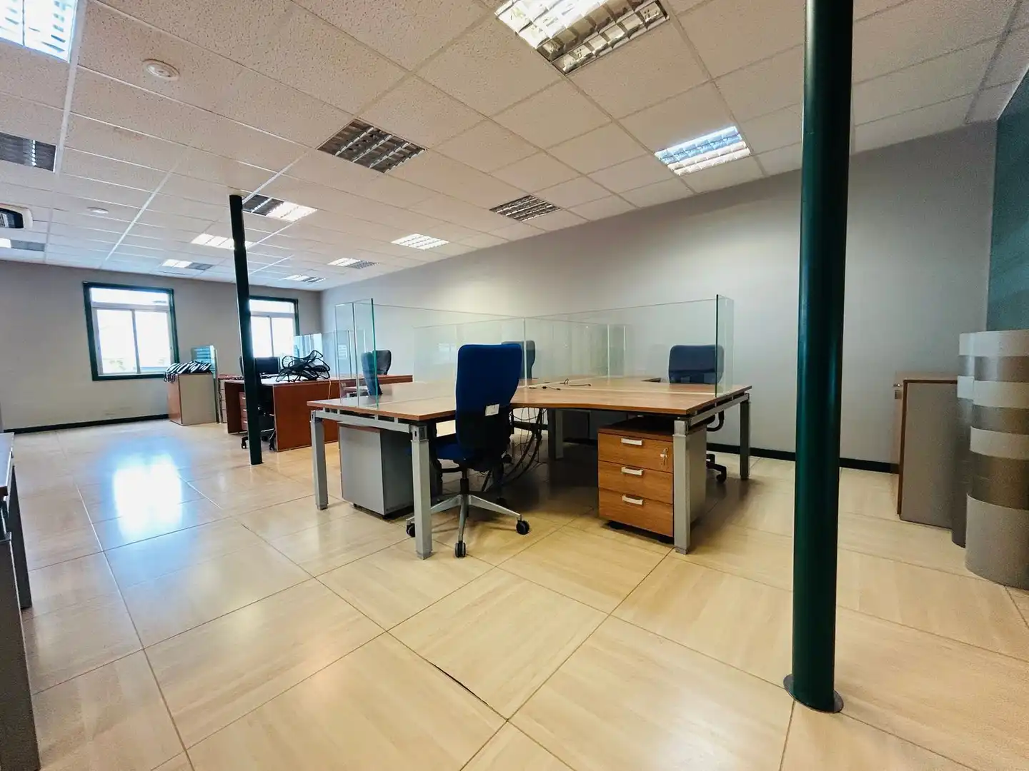 Büro zur Miete in A Coruña Capital  mit Heizung