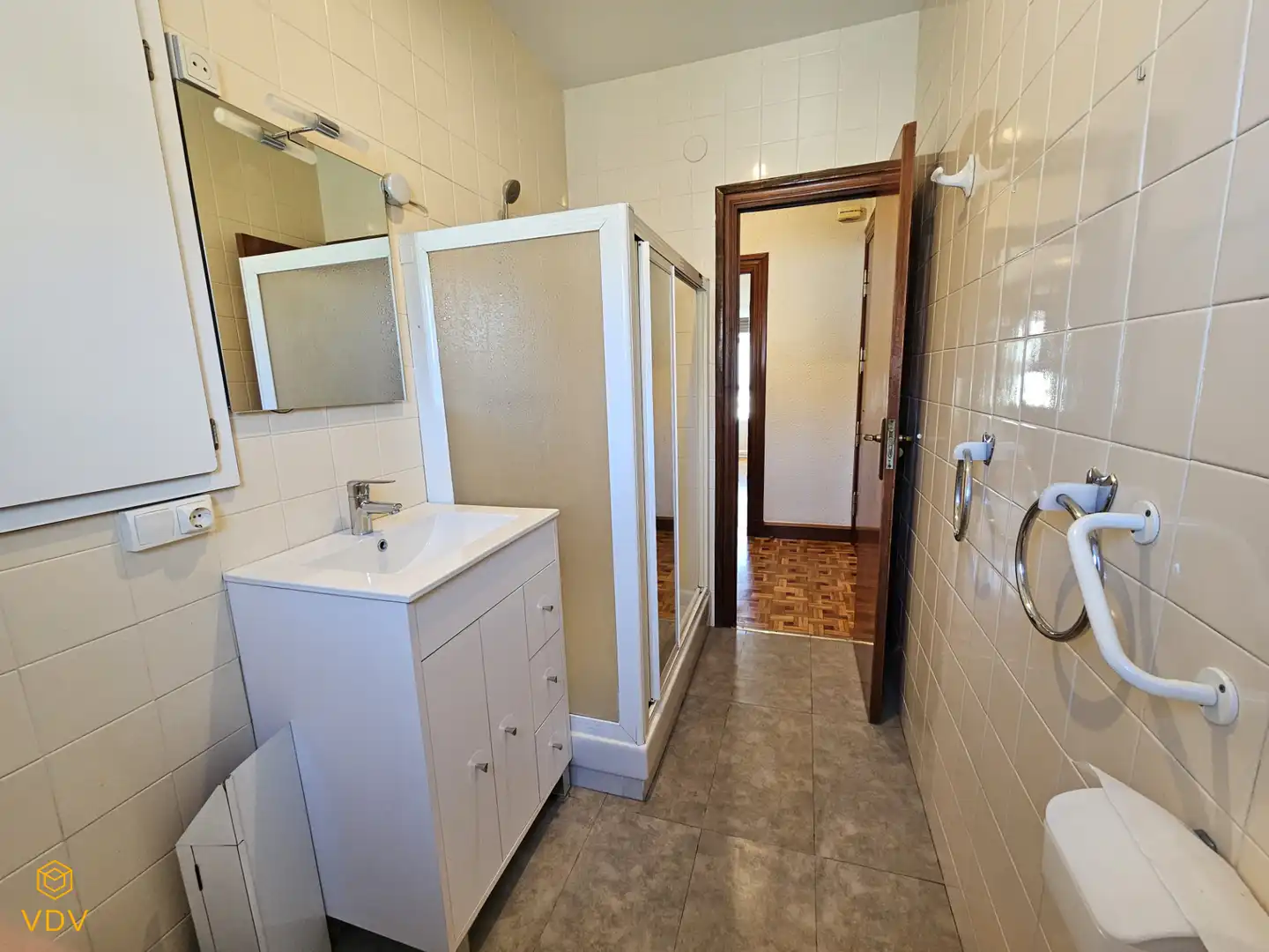 Bathroom of Flat for sale in  Pamplona / Iruña  with Heating, Parquet flooring and Storage room