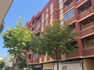 Pis amb balcó en venda a Calle CARDENAL CISNEROS