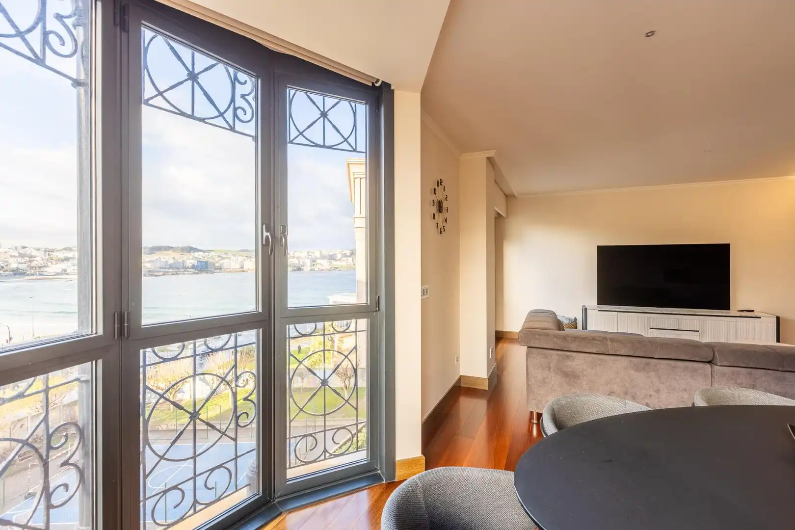 Sala de estar de Piso en venta en A Coruña Capital  con Calefacción, Jardín privado y Trastero