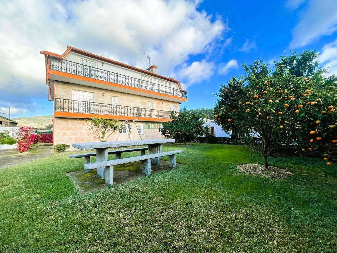 Jardí de Casa o xalet en venda en Redondela amb Calefacció, Jardí privat i Terrassa