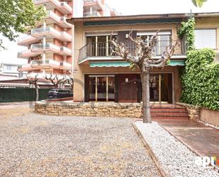 Exterior view of Single-family semi-detached for sale in Salou  with Air Conditioner, Terrace and Balcony