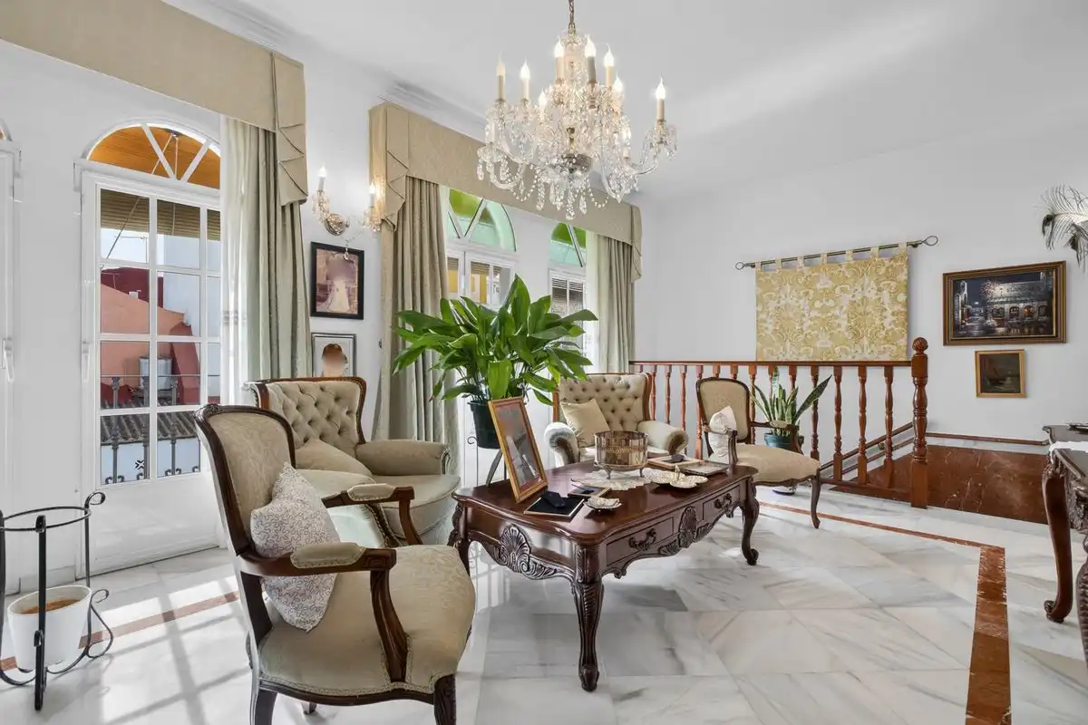 Wohnzimmer von Maisonette zum Verkauf in Bollullos de la Mitación mit Heizung, Privatgarten und Abstellraum