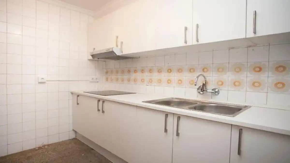 Kitchen of Apartments for sale in Salt  with Balcony