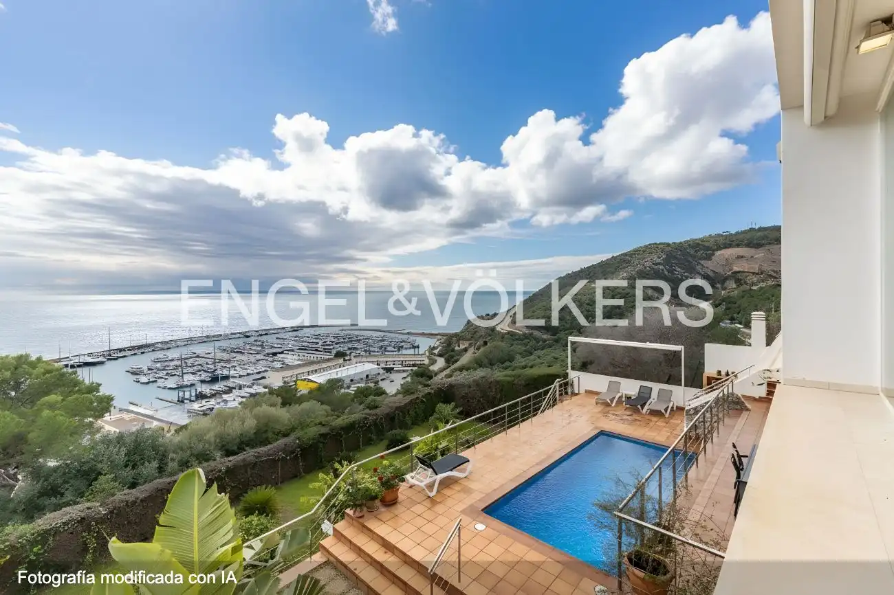 Vista exterior de Casa o xalet en venda en Sitges amb Aire condicionat, Calefacció i Jardí privat