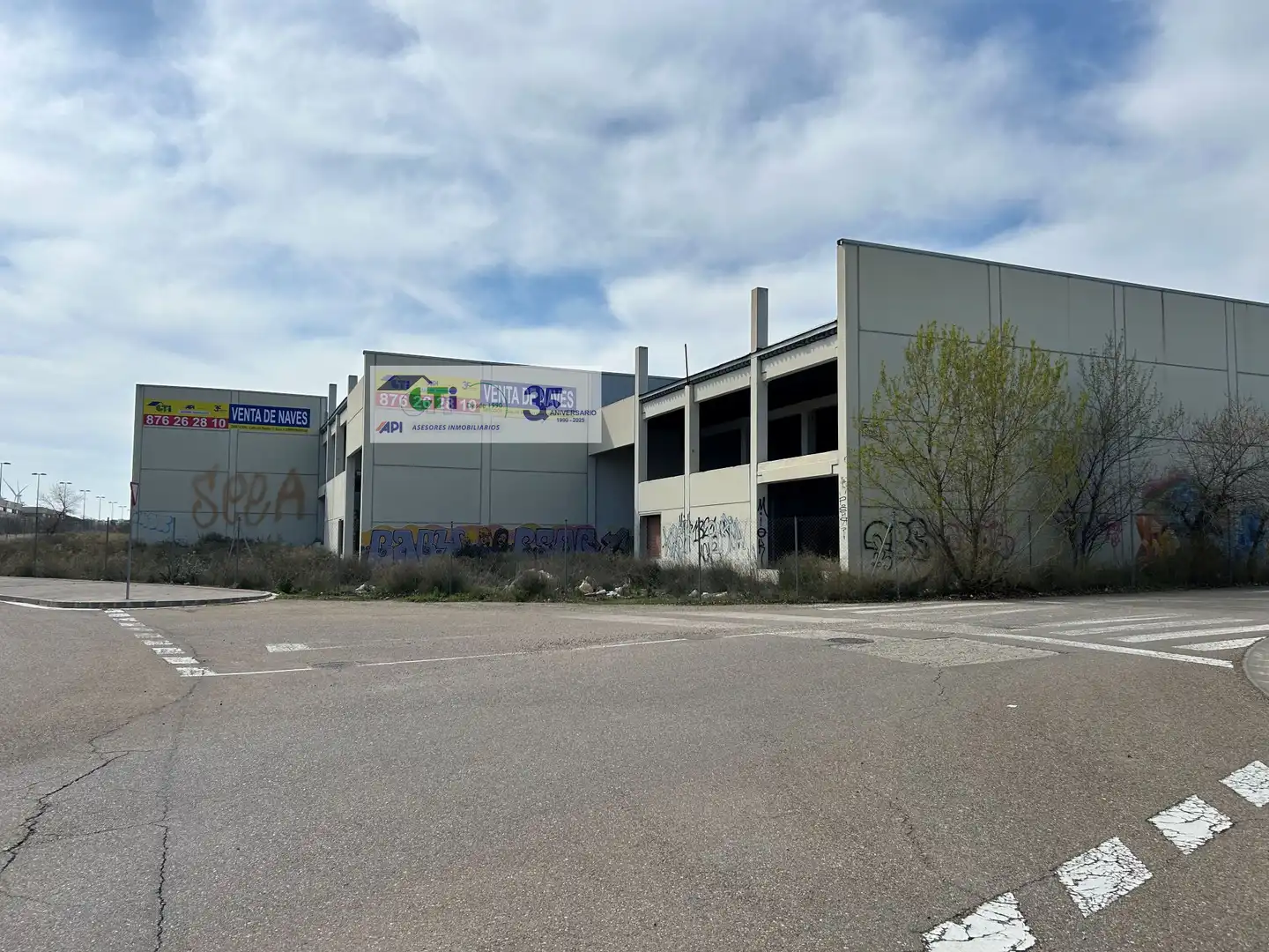 Außenansicht von Residential zum Verkauf in Zaragoza